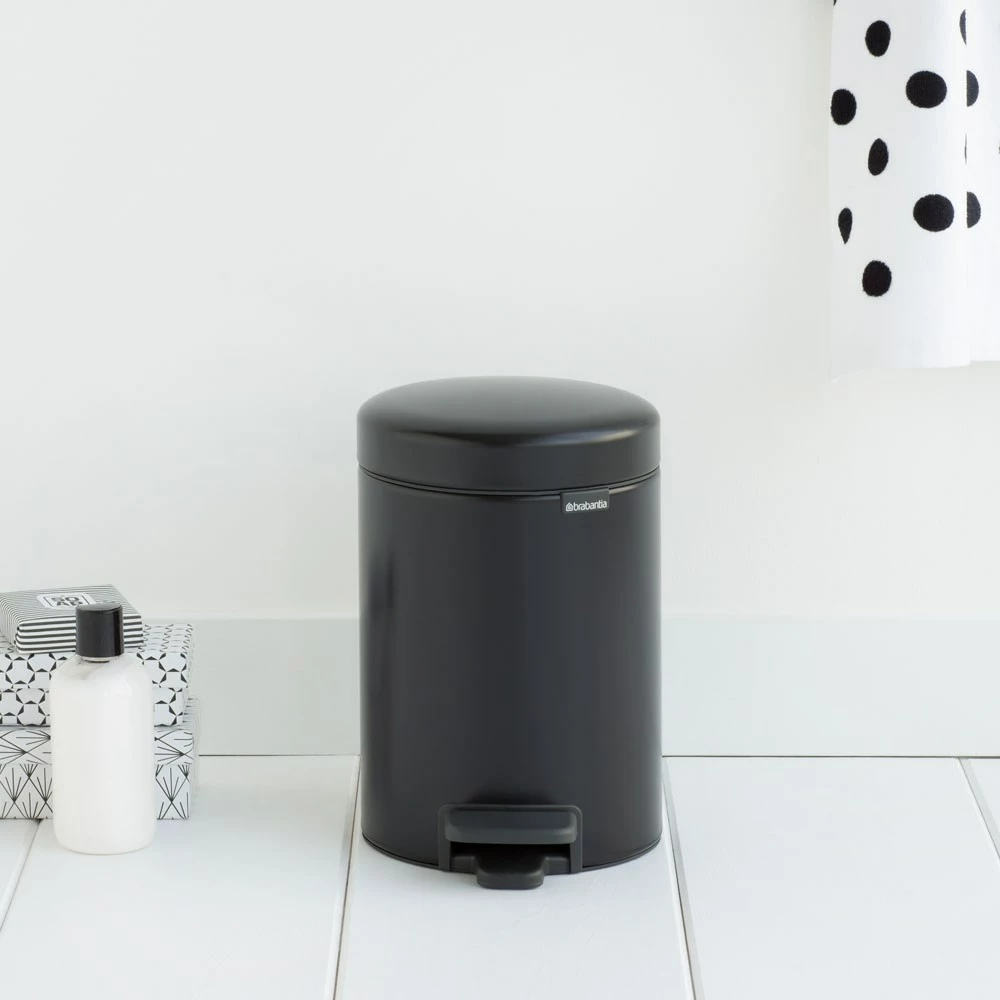 Brabantia NewICON Pedal Bin 3L Matt Black 5 Brabantia NewICON Pedal Bin 3L Matt Black - Image 3
